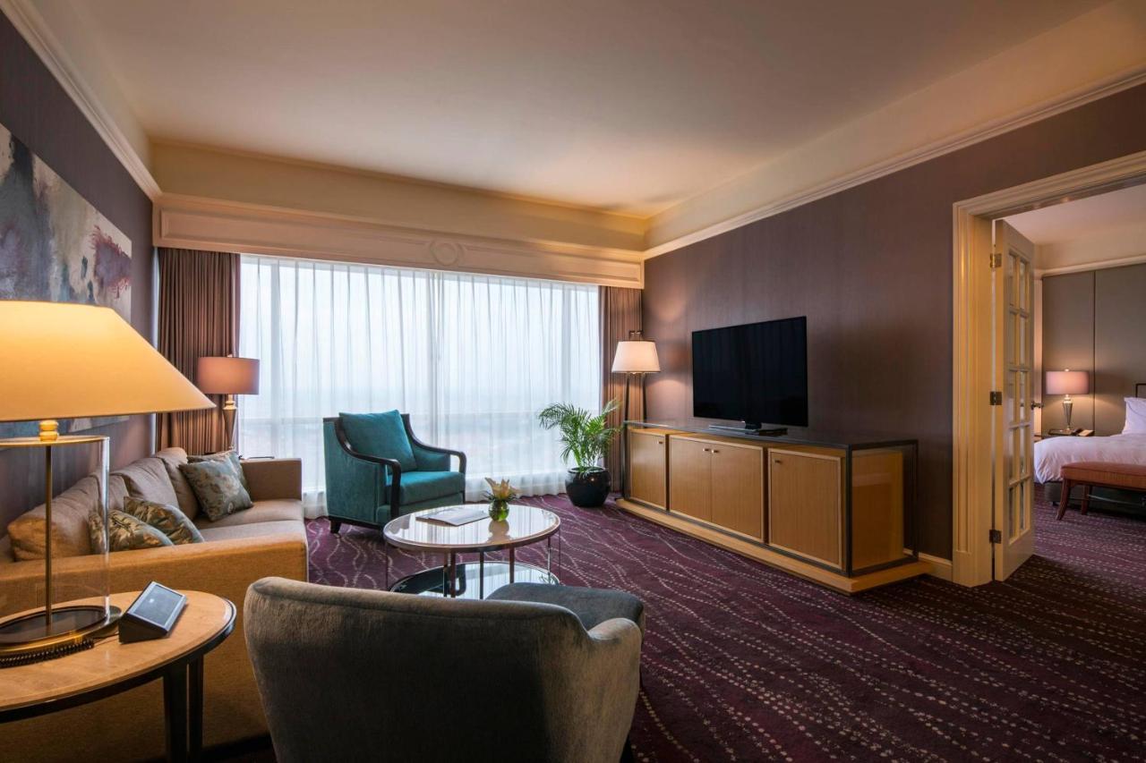Jw Marriott Hotel Surabaya Esterno foto