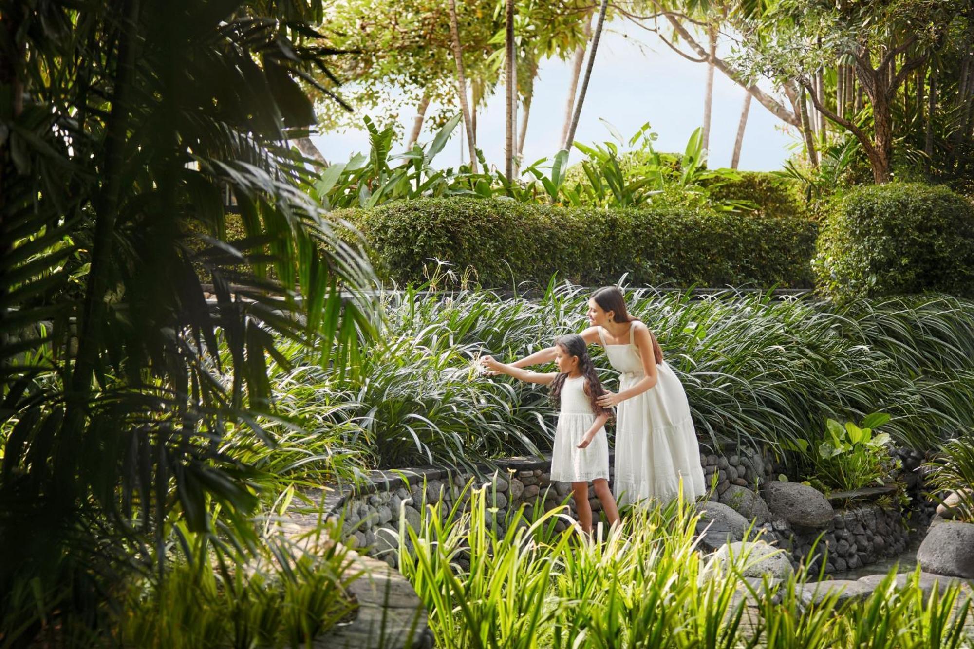 Jw Marriott Hotel Surabaya Esterno foto