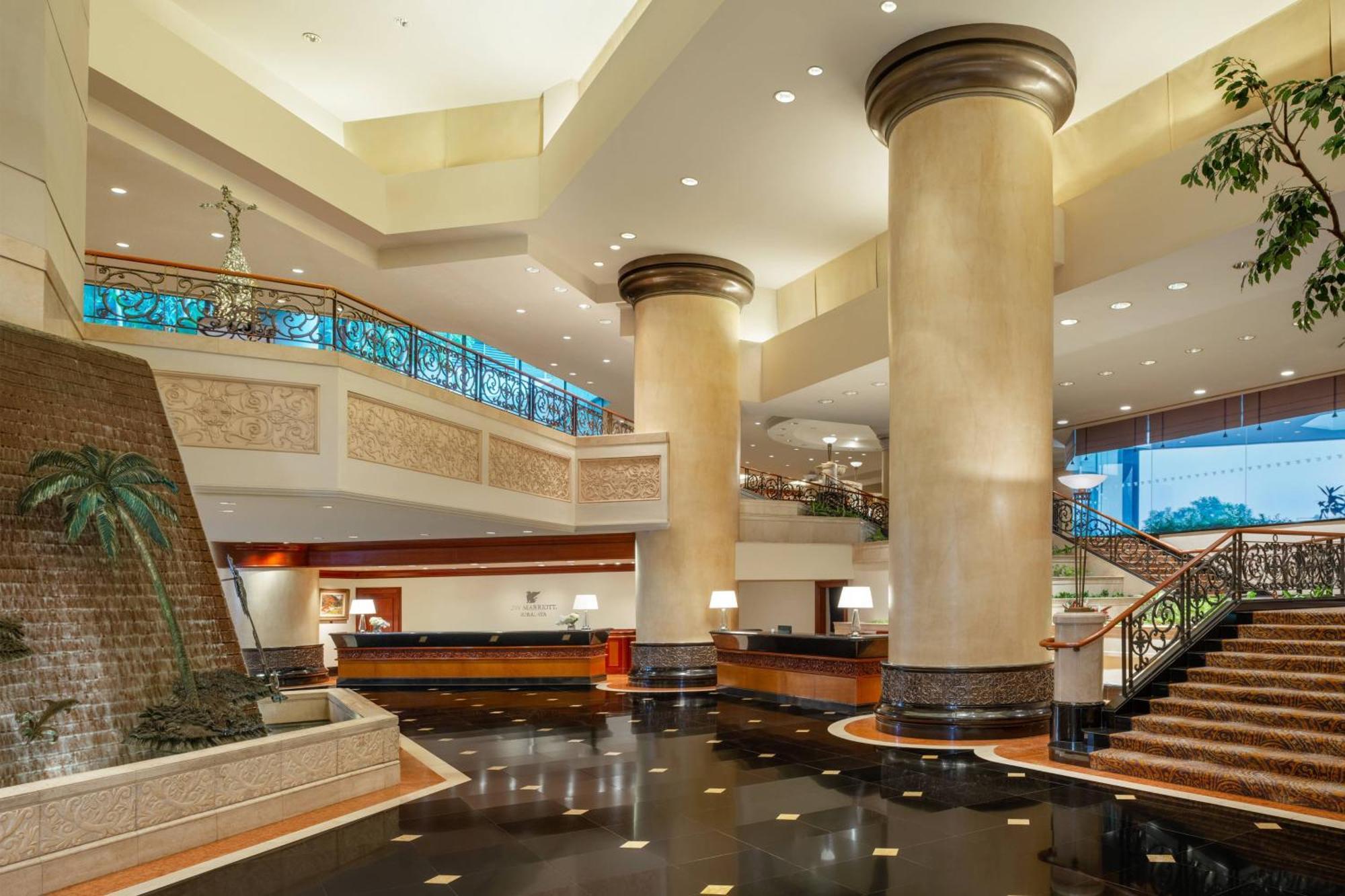 Jw Marriott Hotel Surabaya Esterno foto
